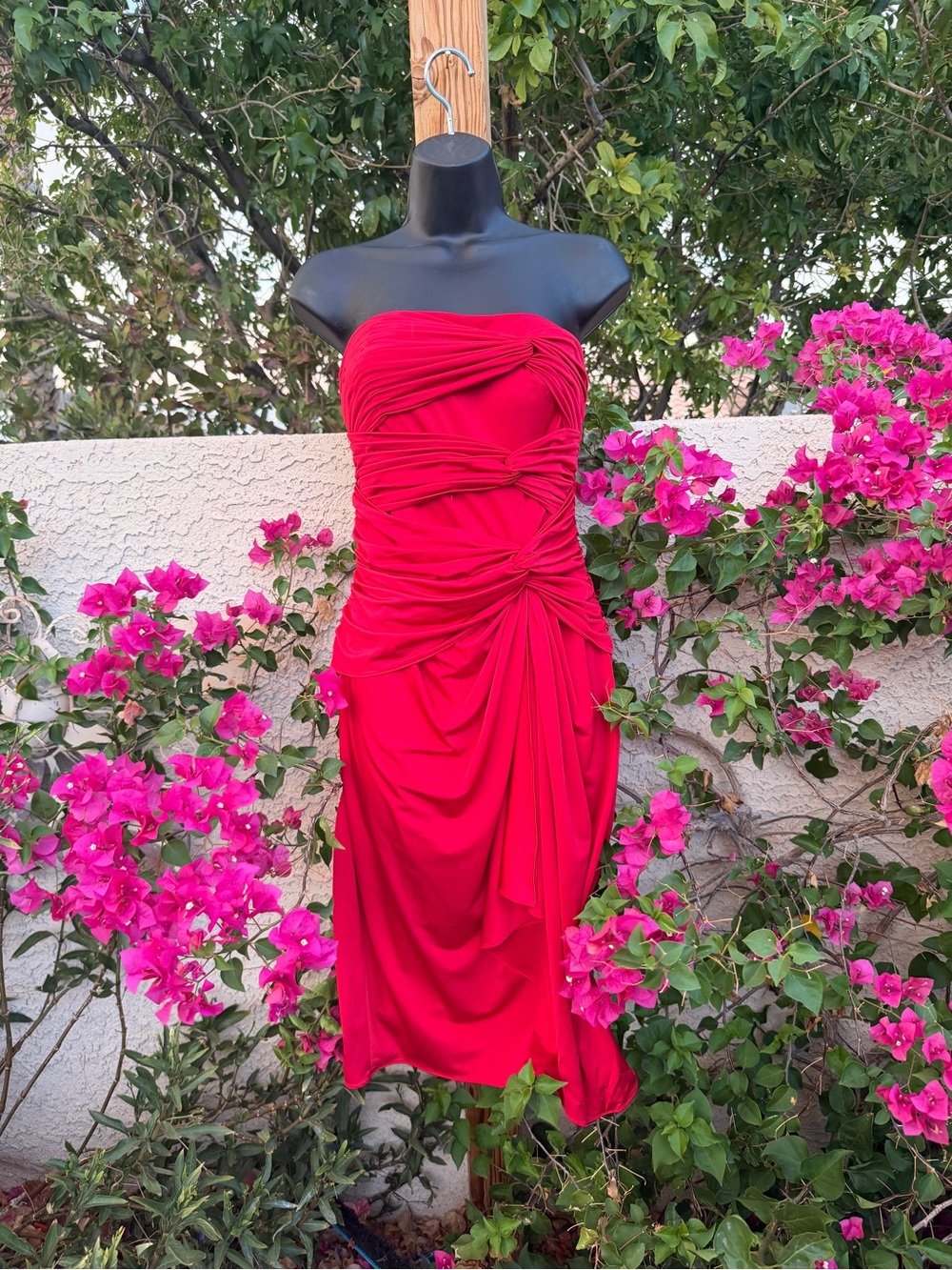 Red Adriana Pappell Ruched Cocktail Dress